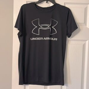 Black under armor shirt